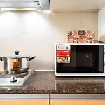 One Uptown Residence 1Br 2Bed Affordable For 4,Uptown Mall Linked