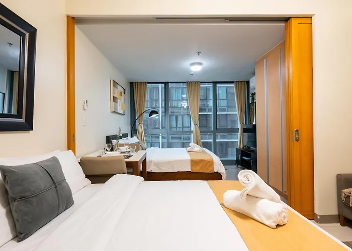 One Uptown Residence 1Br 2Bed Affordable For 4,Uptown Mall Linked