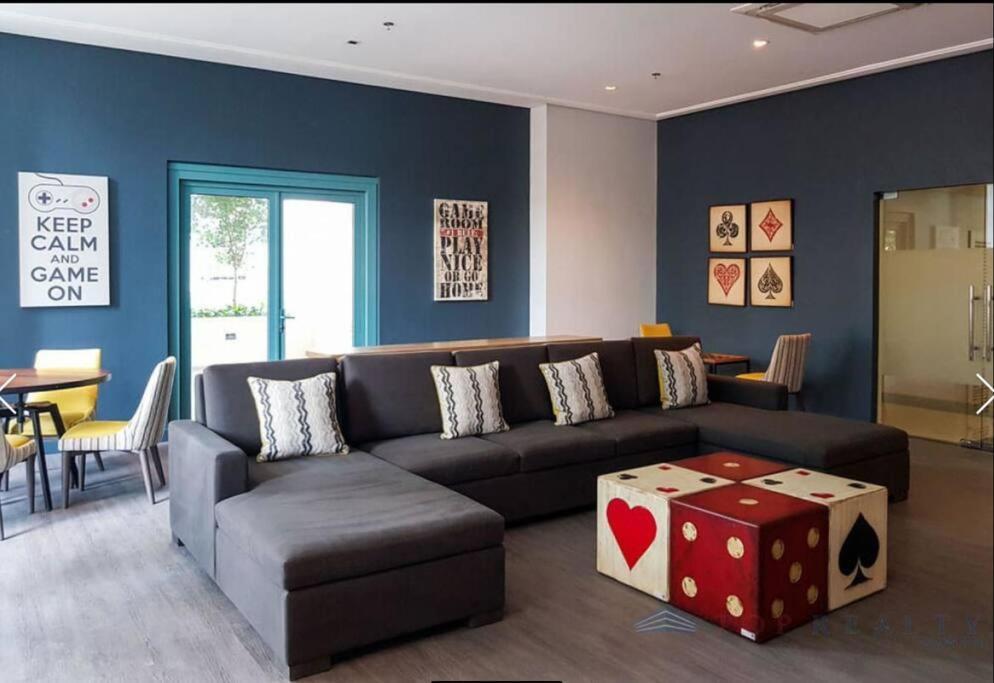 One Uptown 1br 2bed Affordable For 4,uptown Mall Linked * Manila