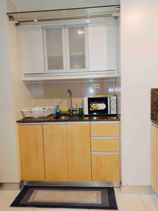 One Uptown 1br 2bed Affordable For 4,uptown Mall Linked * Manila
