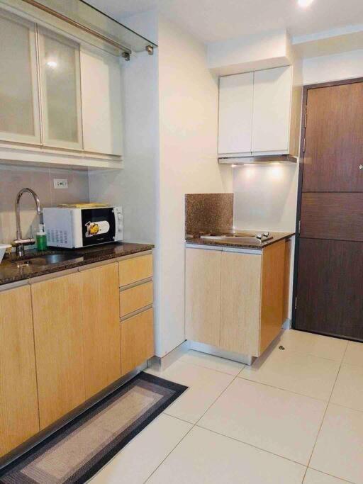 One Uptown 1br 2bed Affordable For 4,uptown Mall Linked Apartment