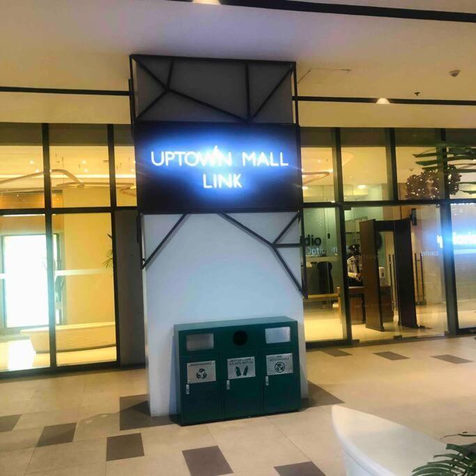 Apartment One Uptown 1br 2bed Affordable For 4,uptown Mall Linked Manila