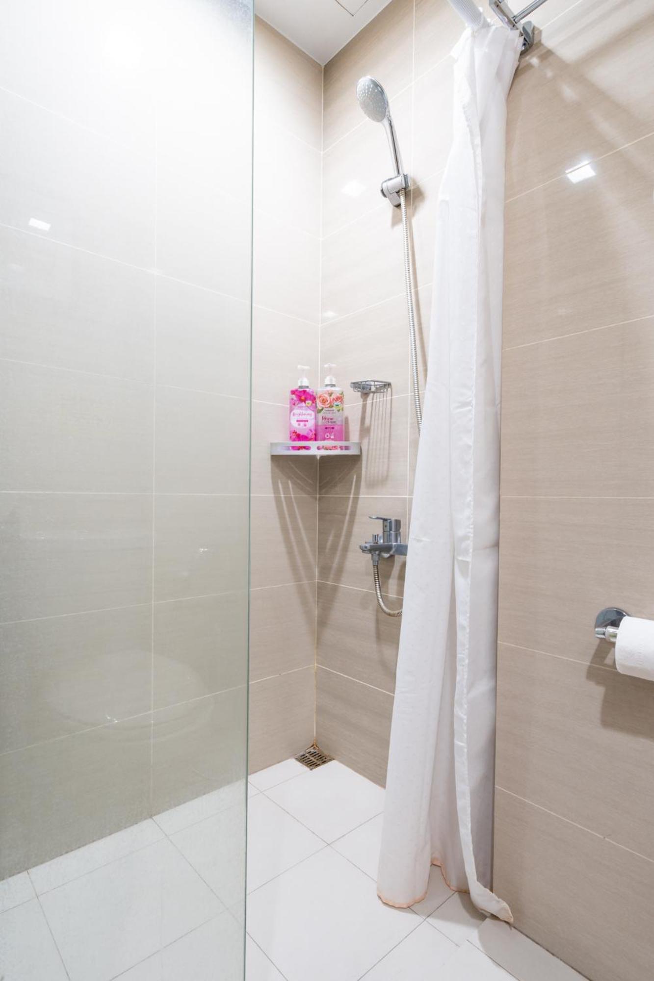 Apartment One Uptown 1br 2bed Affordable For 4,uptown Mall Linked Manila